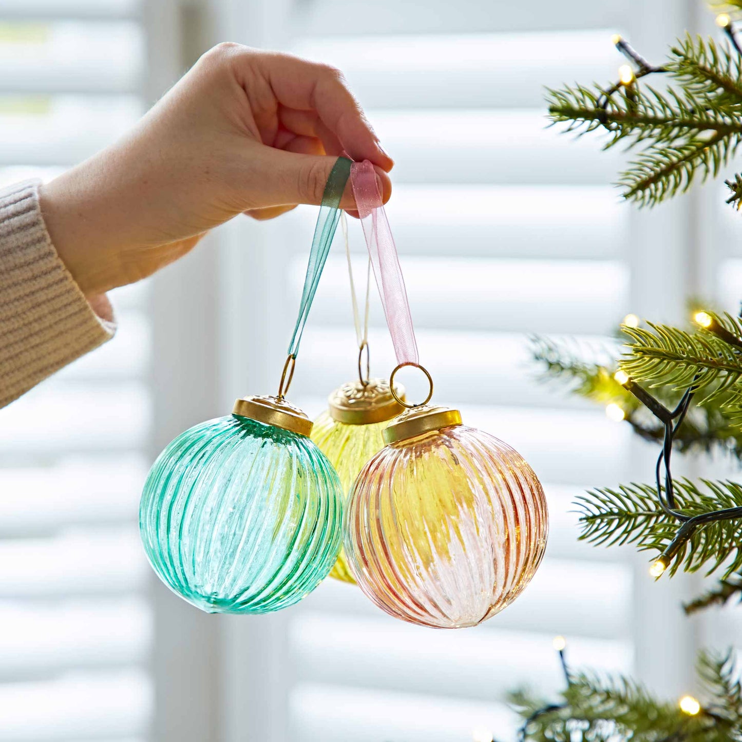 Ira Coloured Recycled Glass Ribbed Baubles: Pink